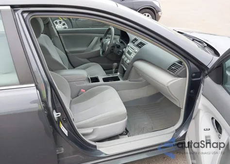 2010 Toyota Camry Le z USA, uszkodzony, nr VIN 4T1BF3EK7AUO95469